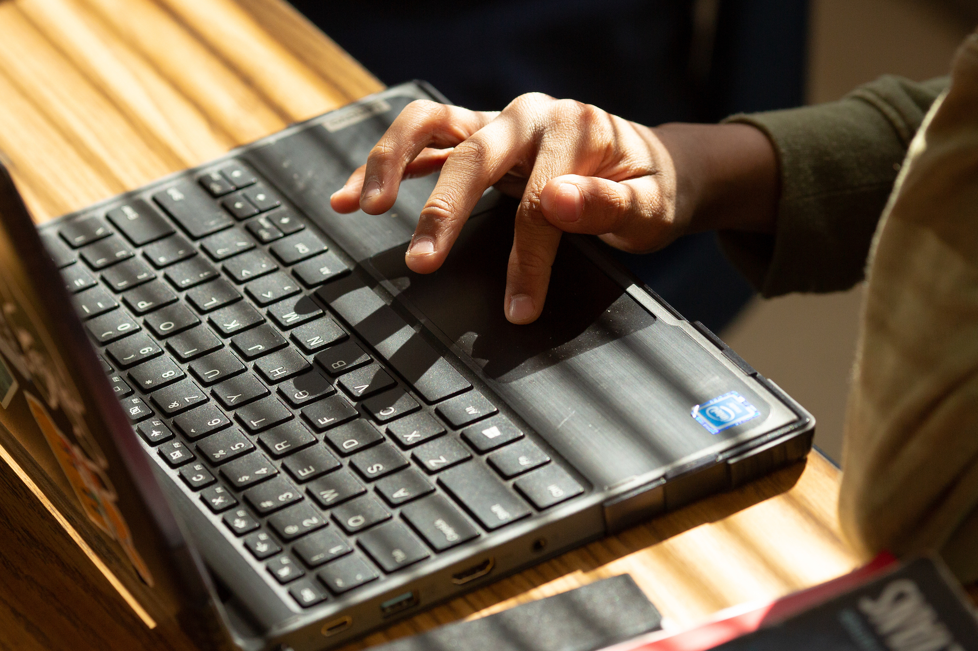 Oakland Unified to restrict screen time next school year